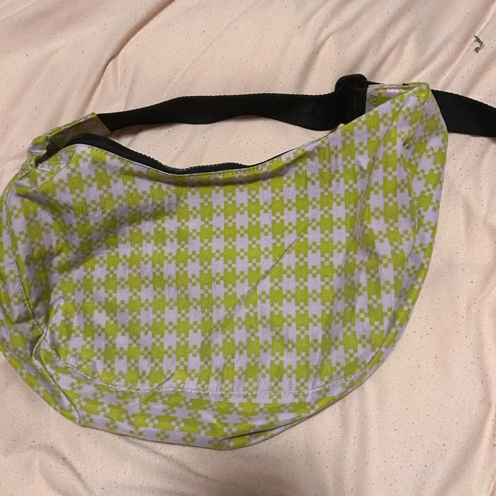 BAGGU medium nylon Crescent bag, green and pink pixelated gingham - Picture 2 of 3